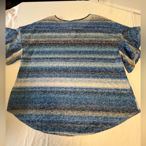 RUBY RD BLUE & WHITE STRIPED TEE W/SCOOP NECK & FLUTTER SLEEVES. SIZE XL - Picture 2 of 9